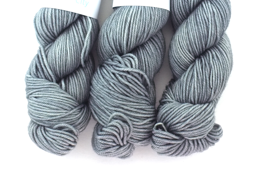 Dream in Color City in color Gray Tabby 003, aran weight superwash wool knitting yarn, medium gray, semi-solid - Red Beauty Textiles